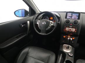 Nissan Qashqai+2  2.0 i 