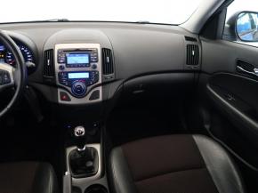 Hyundai i30  1.6 CVVT 