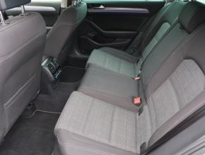 Volkswagen Passat  1.6 TDI 