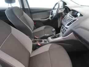 Ford Focus  1.6 i Trend 