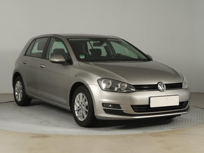 Volkswagen Golf  1.2 TSI