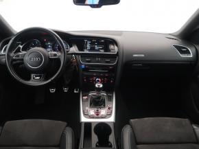 Audi A5  2.0 TDI S-Line 