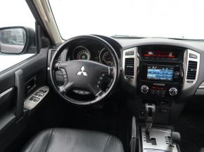 Mitsubishi Pajero  3.2 DI-D 