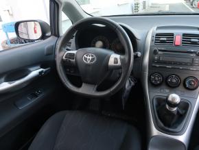 Toyota Auris  1.6 Valvematic 