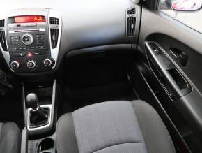 Kia Ceed  1.4 CVVT 