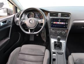 Volkswagen Golf  1.0 TSI 