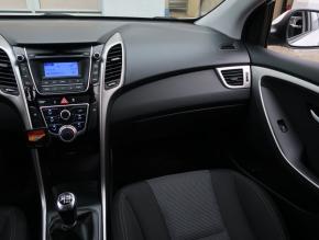 Hyundai i30  1.6 MPI 