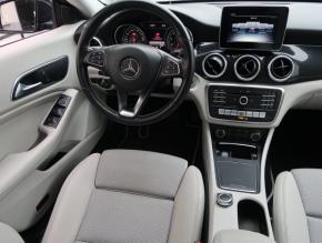 Mercedes-Benz CLA  180 