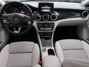 Mercedes-Benz CLA  180 