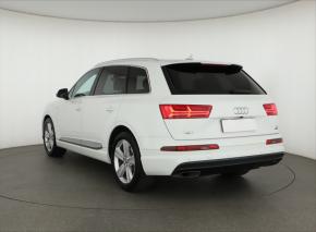 Audi Q7  3.0 TDI 