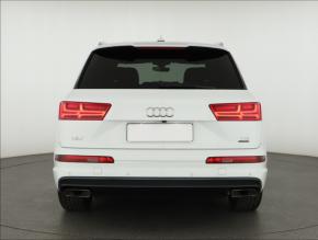 Audi Q7  3.0 TDI 