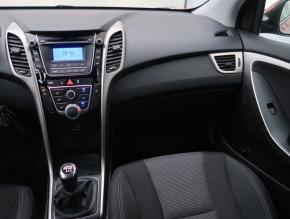 Hyundai i30  1.6 MPI 