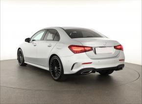 Mercedes-Benz A  A 220 4MATIC AMG Line 