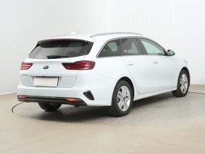 Kia Ceed  1.5 T-GDI MHEV 