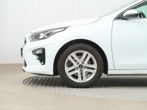 Kia Ceed  1.5 T-GDI MHEV 