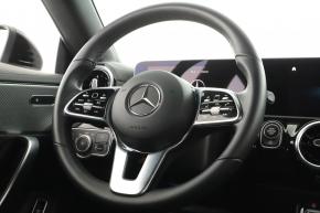 Mercedes-Benz CLA  200 