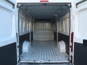 Peugeot Boxer  2.2 BlueHDi 