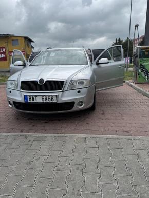 Škoda Octavia 2,0   Škoda Oktavia 