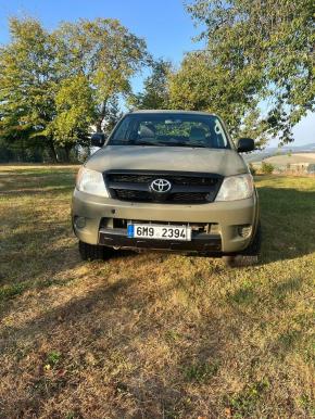 Toyota Hilux 2,5   Toyota Hilux 