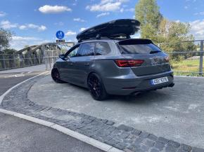 Seat Leon 2,0   Cupra ST300 (221kW) 