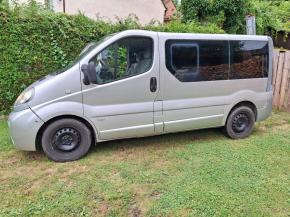 Opel Vivaro 2,5   Life 2.5 CDTi (bus) 