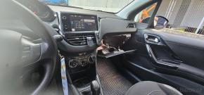 Peugeot 208 1,2   Puretech 2016 najeto 38000 