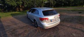 Toyota Avensis 1,8   Toyota Avensis 