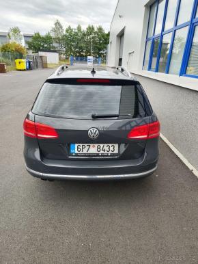 Volkswagen Passat 2,0   Volkswagen Passat 