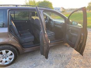 Volkswagen Touran 2,0 TDI DPF BMT Comfortline  VW Touran 