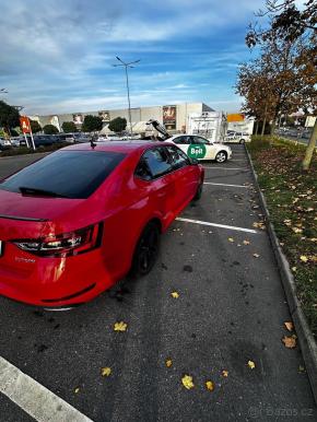 Škoda Superb 2,0   Škoda Superb III 