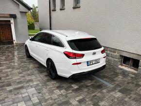 Hyundai i30 1,6   Hyundai i30, CRDI 