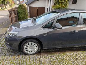 Opel Astra 1,7   Opel Astra J ST 