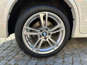 BMW X3 3,0 xDrive35d  BMW X3 X DRIVE M35d, 230 