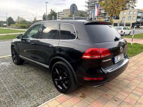 Volkswagen Touareg 3,0   Volkswagen Touareg V6 