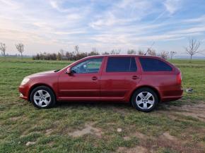 Škoda Octavia 1,4 TSI Elegance Combi  2 