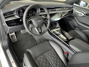 Audi A8 3,0 L 50 TDI quattro tiptronic  předvádě 