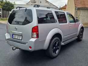 Nissan Pathfinder Armada 2,5   126kW 