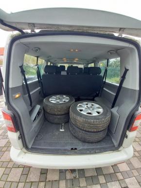 Volkswagen Caravelle 2,5   TDI 4x4 