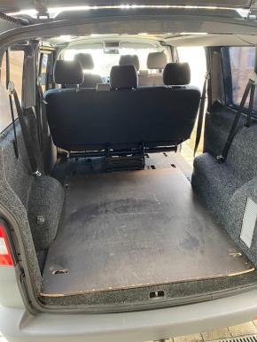 Volkswagen Transporter 1. majitel, 9míst, lůžková úpr 