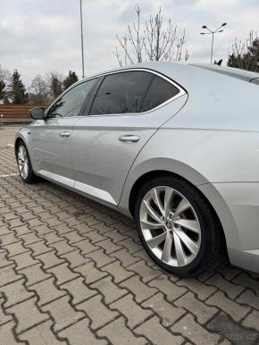 Škoda Superb 1,8   3 Laurin&Klement 2017 