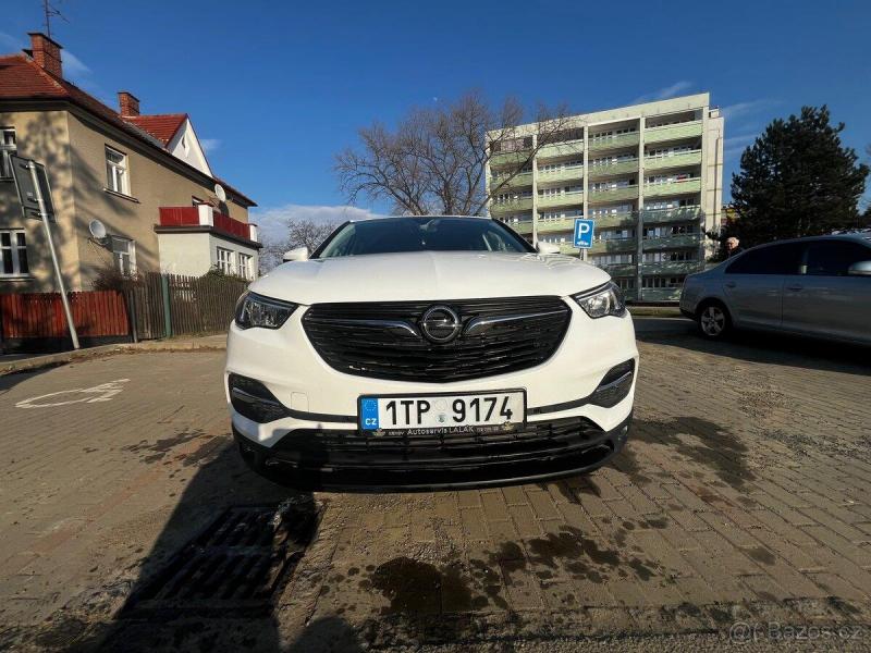 Opel Grandland 1,2   96 kw 130 HP, automatická přev