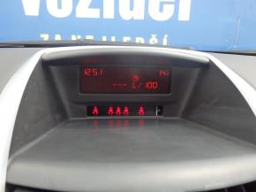 Peugeot 207 1.4i  Mpi 7379400-391823.jpg