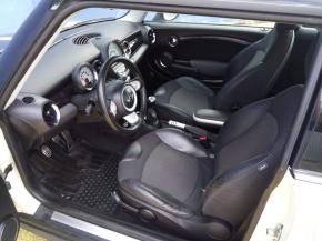 Mini Cooper S 1.6 T 128KW 18318104-829801.jpg