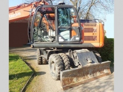 Hitachi Ostatní ZX140 (17t) TILT+kleště vývody 22531579-1023345.jpg