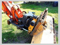 Hitachi Ostatní ZX140 (17t) TILT+kleště vývody 22531583-1023345.jpg