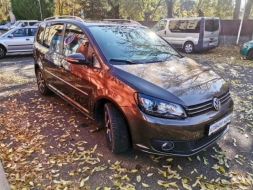 Volkswagen Touran 1.6TDi 77kw HighlineČR 23117080-1044904.jpg