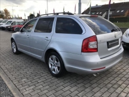 Škoda Octavia 2,0 TDI CR DPF Elegance Combi 23154959-1046130.jpg